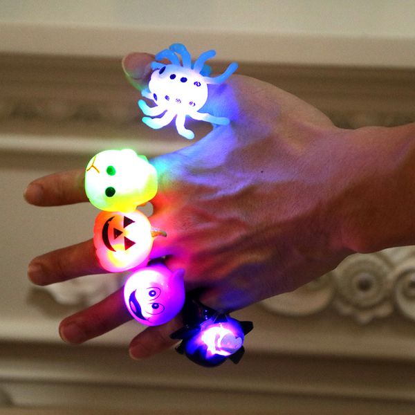 Regali di Halloween Bomboniere LED Giocattoli da dito Regalo per bambini Anello luminoso con pipistrello ragno zucca XD24796