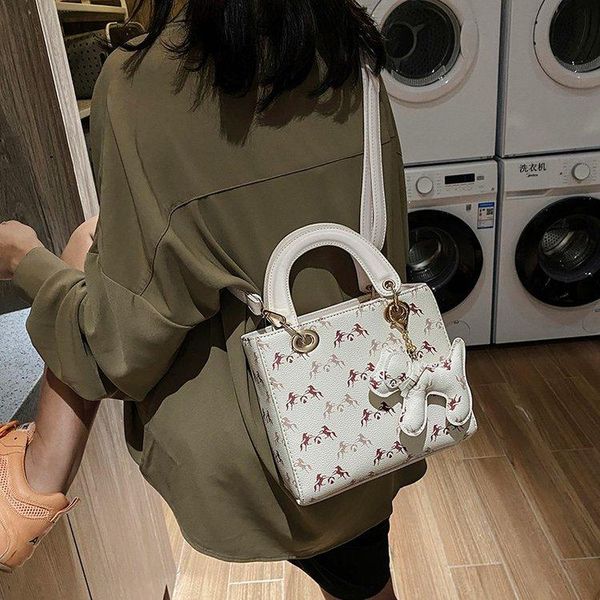 

fashion square hamobile phone ba ancient copper metal chain small bag spicy mother leather handbag real l wallets, Red;black