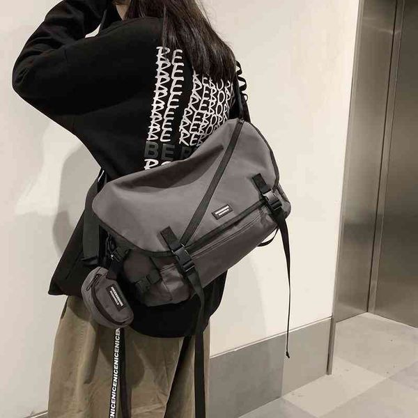 

trendy cool shoulder bag men's and women's same large capacity couple's work clothes postman boys' fashion messenger, Black;red