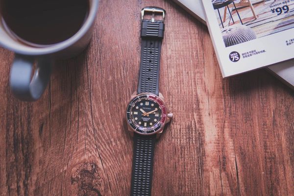 

wristwatches bronze soil/earth nh35 tuna diver automatic wristwatch marinemaster cusn8, Slivery;brown