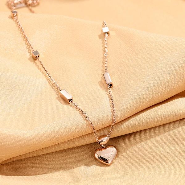 

pendant necklaces peach heart frame retro necklace lady fashion elegant romantic sweet charm 2021 trend clavicle chain party banquet gift, Silver
