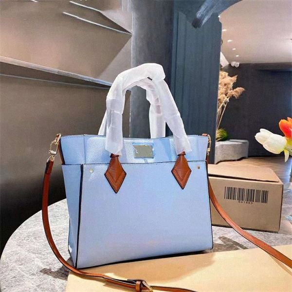 

designer handbag, handbags, large capacity bags, soft feel, six colors to choose from, very practical, fashionable and luxurious on my side