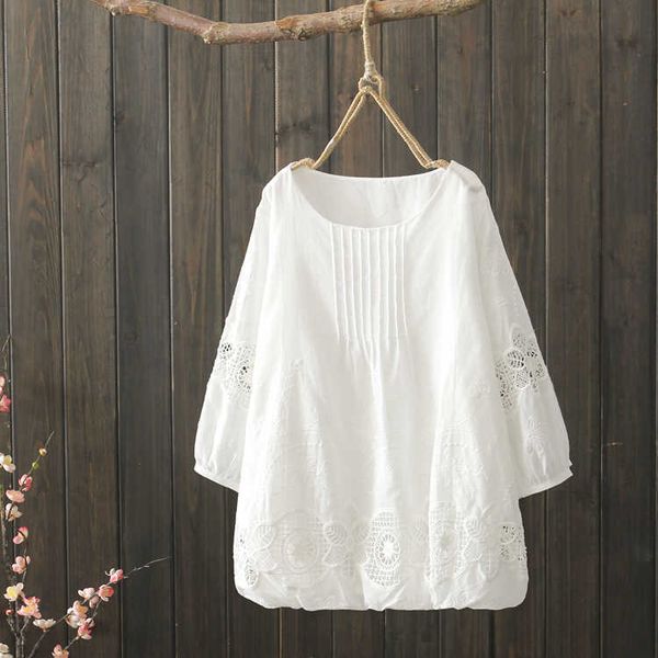 

embroidered cotton loose o neck white shirt women's hollow out patchwork three quarter summer plus size 210615