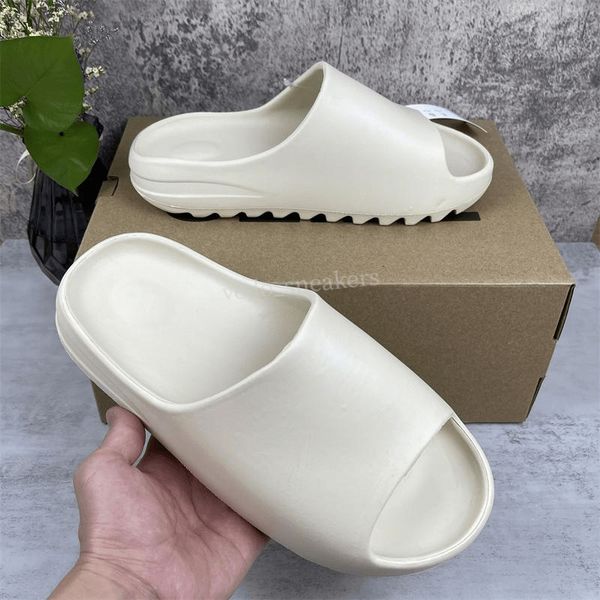

2022 slides men women sandals slippers core bone earth brown pure desert sand foam runner triple white black outdoor with box