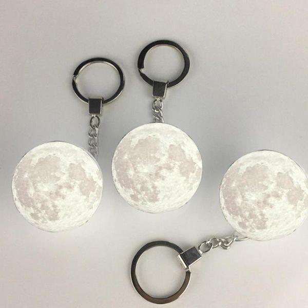 Luci notturne Portachiavi pianeta 3D portatile Portachiavi a forma di luna Lampada decorativa Portachiavi con sfera di vetro per regali creativi per bambini