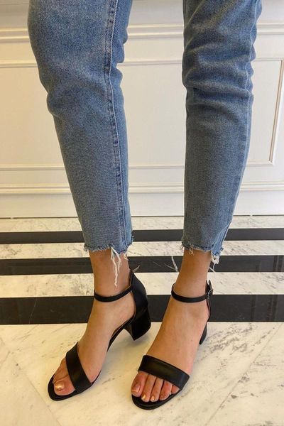 

women's black leather single band low-heeled shoes dress