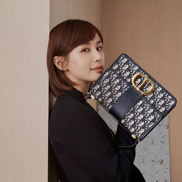 

wang ziwen's same montaigne bag 2021 new genuine leather embroidered old flower bag versatile high-grade one shoulder square bag ysj