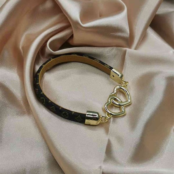 

2021 luxury brand brown old floral leather love hearts charm bracelet fashion simple retro couple jewelry gift, Golden;silver