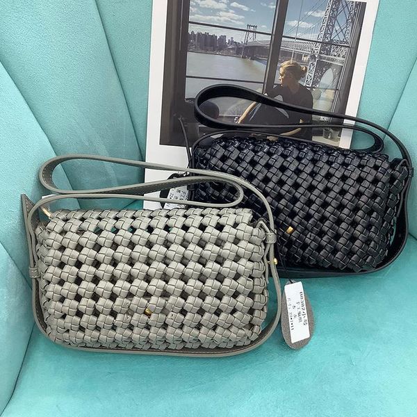 

evening bags retro solid color hand-woven hollow leather large-capacity handbags ladies fashion all-match messenger shoulder bag