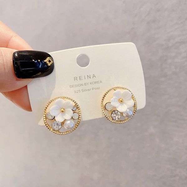 

south korea fashion temperament sweet flower pearl earring female cold wind web celebrity individual character ear stud, Golden;silver