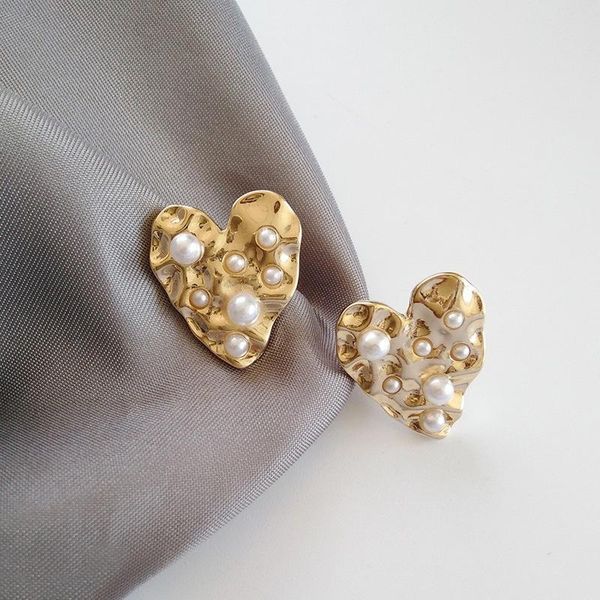

stud vintage metal baroque pearl love heart earrings women korea 2021 trendy jewelry female fashion delicate elegant ear studs, Golden;silver