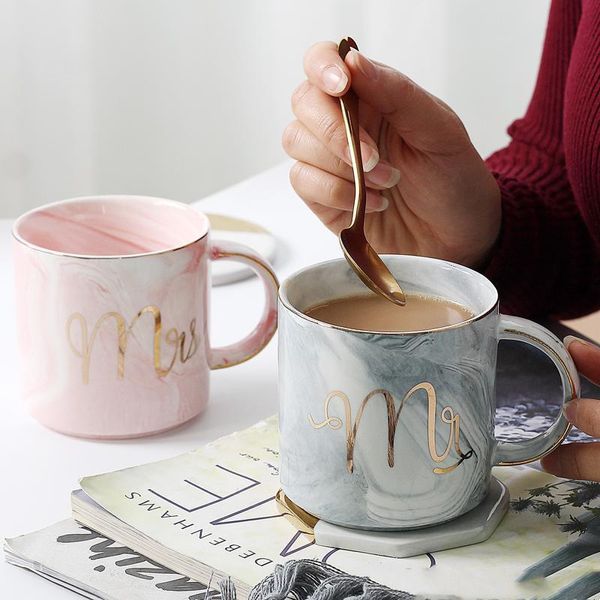 Marmor Keramik Kaffeetassen Gold Buchstaben Becher Paar Thema Frühstück Milch Tee Reisetassen für Valentinstag Hochzeitsgeschenke WLL-WQ603