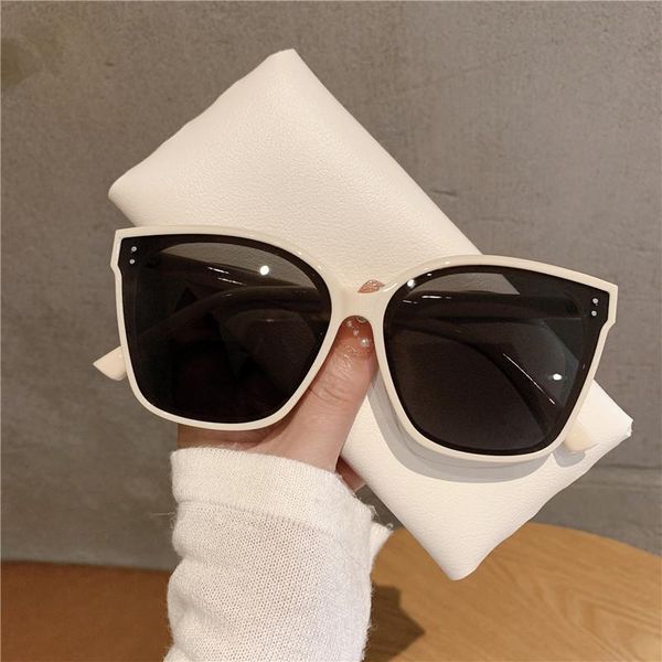 

sunglasses fashion women's square sun glassses 2021 black platic frame super light driving outdoor uv400, White;black