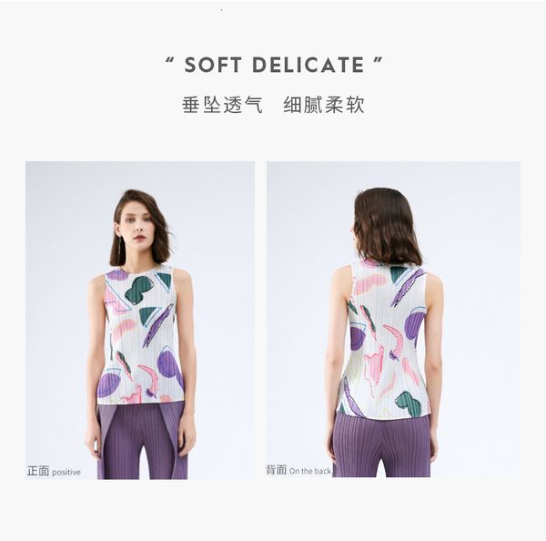 

knits miyake fashion fold sleeveless o-neck geometry print t-shirt, White