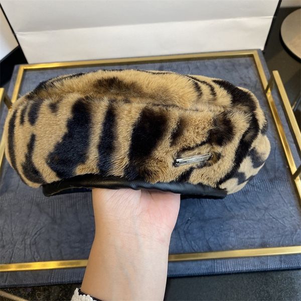 

designer fashion leopard fleece beret simple versatile striped painter's autumn and winter daily matching hat, Blue;gray