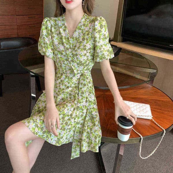 

casual dresses 2022 summer floral foreign style show thin bubble sleeve lace up waist skirt, Black;gray