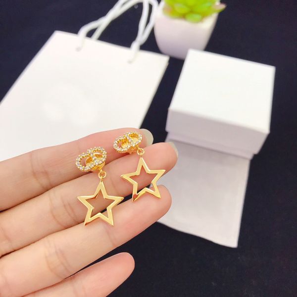 

2021 new designer family letter star earrings for years, Golden