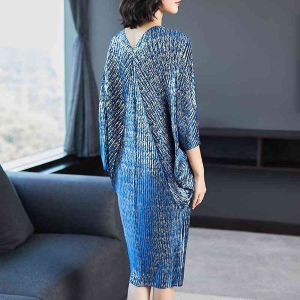 

lanmrem new fashion v collar pleats batwing sleeve loose big size dress for women print clothing vestido ye853 200928, Black;gray