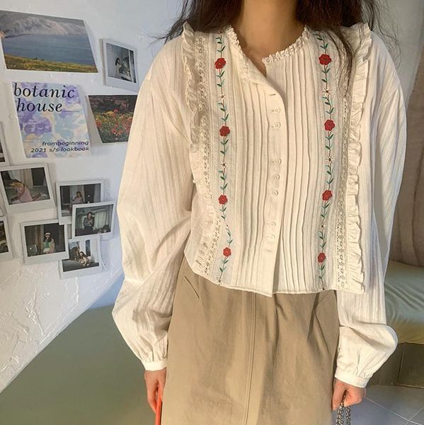

spring knit shirt with heavy embroidery chic from south korea, White