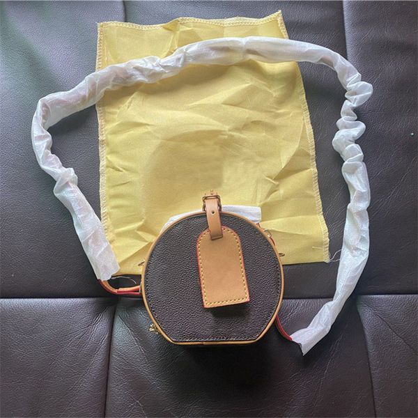 

kids deaigner purses fashion baby girls mini princess bags classic printing round cake handbags pu shoulder strap children snacks coin bag f, White