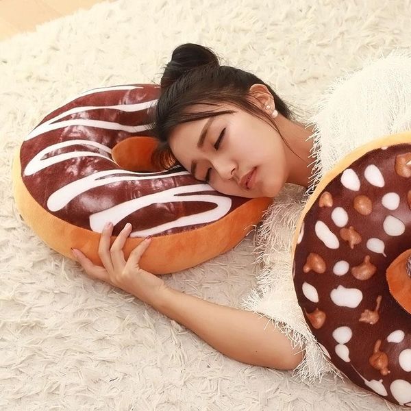 Almofada 2022 Donuts bonitos chocolate macarrão macarrão alimento almofada de fundo neck donut para presente amigo
