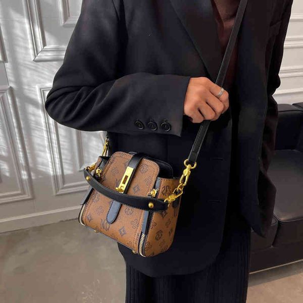 

75% off handbag factory store on printed personalized small square simple single shoulder messenger winter metal buckle women's 7gm7