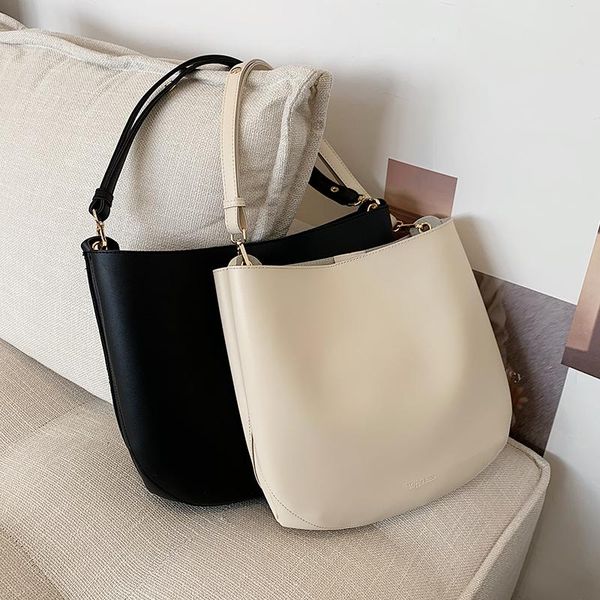 

niche design large-capacity bag female fashion shoulder high-quality messenger bucket underarm width: 37cm bags