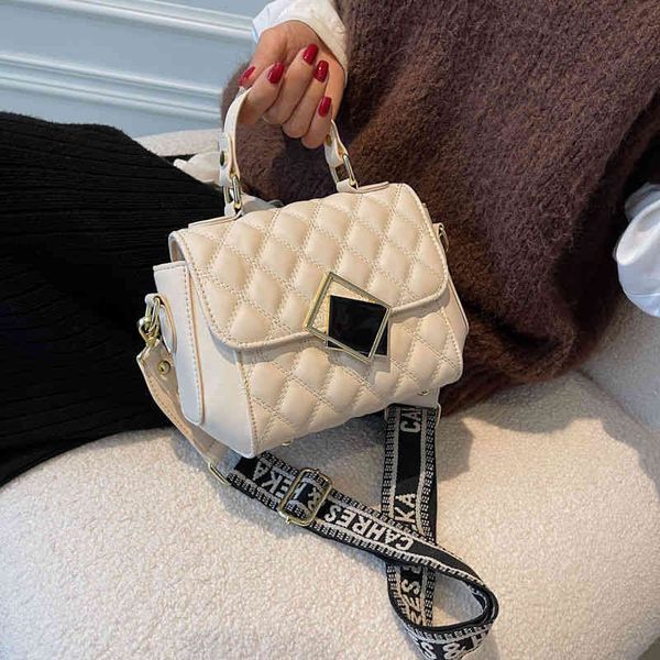 

2022 factory wholesale small female autumn and winter fashion women's bag versatile super popular small square messenger bag