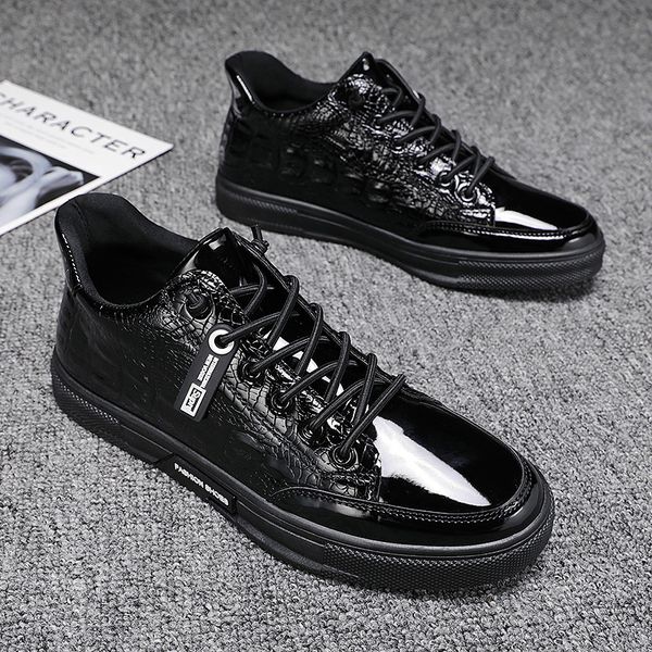 

bright casual men's 2021 autumn trend fashion small white sho, Black