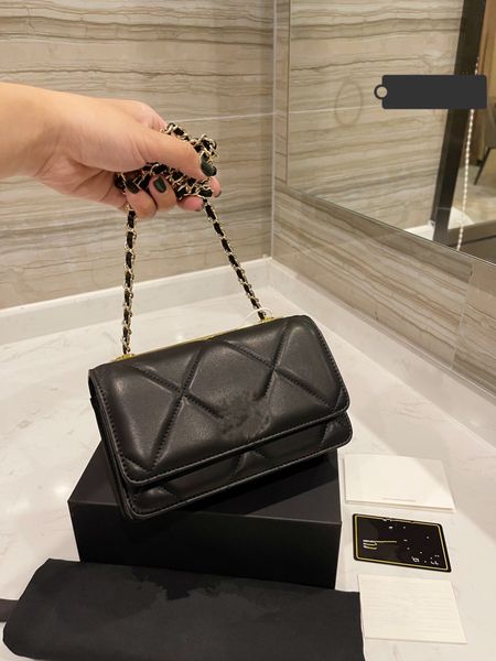 

ladies messenger bag lambskin metal patch hand chain shoulder bags