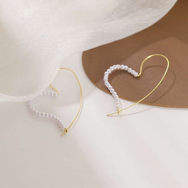 

korean exaggerated love pearl earrings simple and exquisite temperament, Black