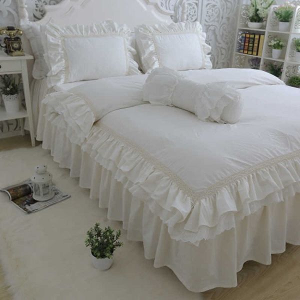 Top Luxury Bedding Set Queen Size Bordado Ruffle Lace Duvet Capa Cremoso-Branco Princesa Cama Bege Beelwcase HM-17W 210615