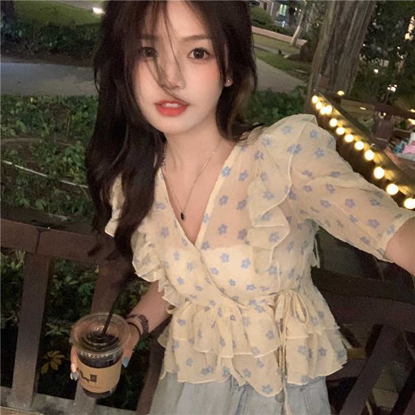 

chic french retro temperament v-neck ruffled chiffon shirt floral blouse female summer slim print shirts 210527, White