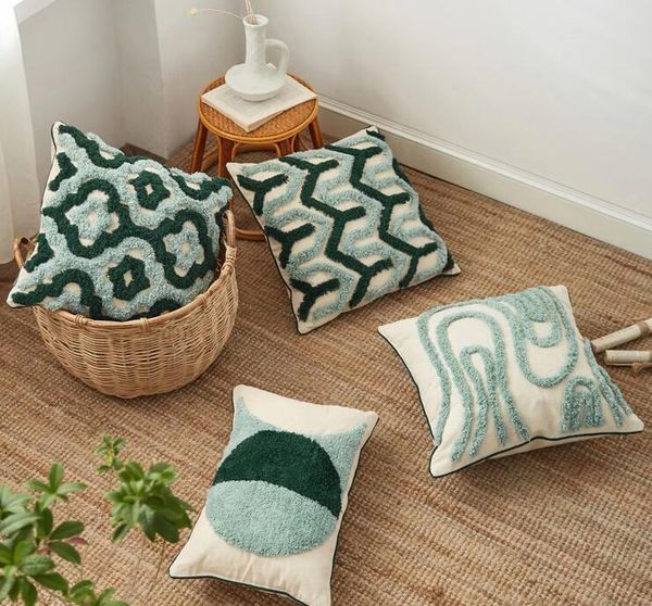 

cartoon feshion tassels knitting throw pillow cushion with inner decoration 45x45cm 18inch warm woolen yarn cushion/decorative