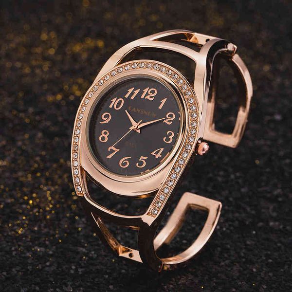 

wristwatches personalized fashion creative design watch women luxury wrist for elegant 's bracelet relojes para mujer 220315, Slivery;brown
