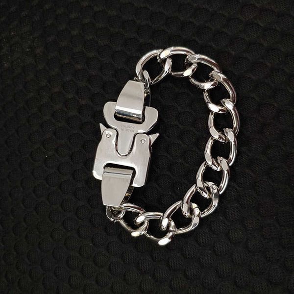 Bracciale a catena Alyx Hero di alta qualità Cinture Bottone in metallo Acciaio al titanio Streetwear Accessori per collana Alyx Q0717