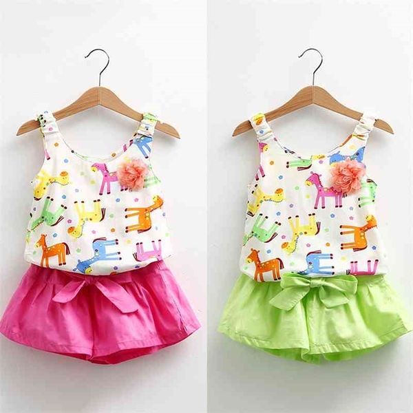 Girls Conjunto de roupas O-Neck Sem Mangas Verão 2-10t Anos Crianças Desenhos Animados Colorido Cavalo Print Colete + Shorts 2 Parte Outfits Sets 210701