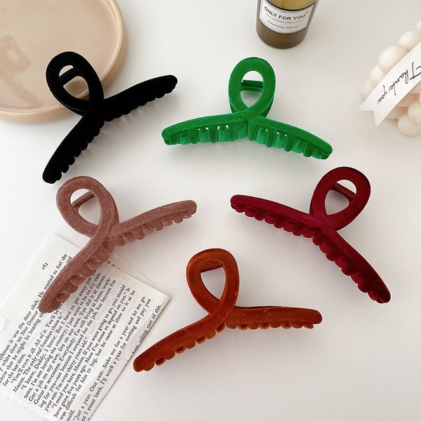 

length 13 cm large cross flannelette hair clamps women solid color plastic wash claw clips female scrunchies ponytail head wear hairpins hai, Slivery;golden