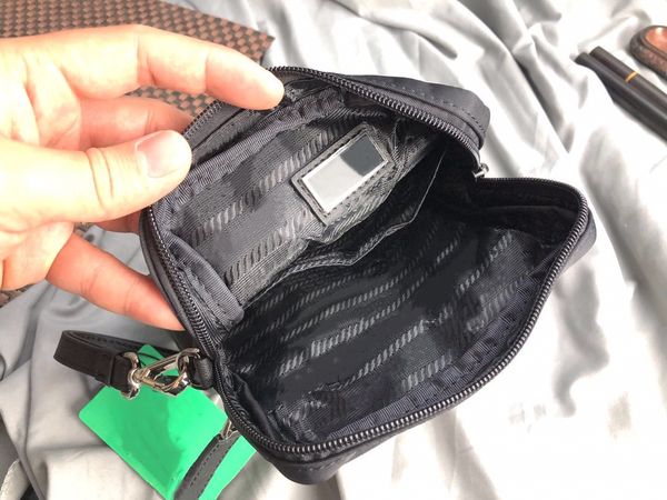 

design hand men's black nylon messenger shoulder mobile phone bag