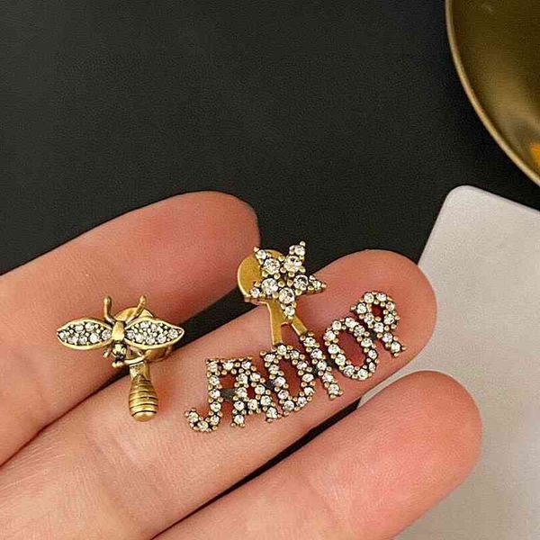 

75% off outlet online family high edition trendy letter new classic asymmetric bee earrings, Silver