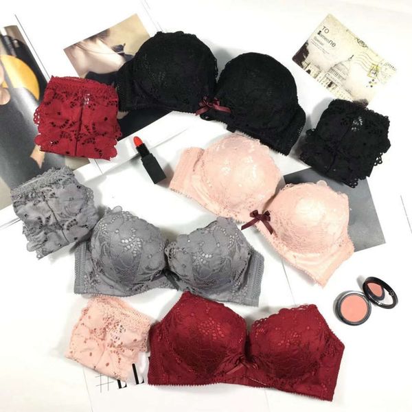

342# lace embroidery comfortable rimless gathered underwear bra suit, Red;black
