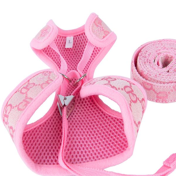 

classic letter pattern dog apparel fashion pet clothing leashes spring vest353s