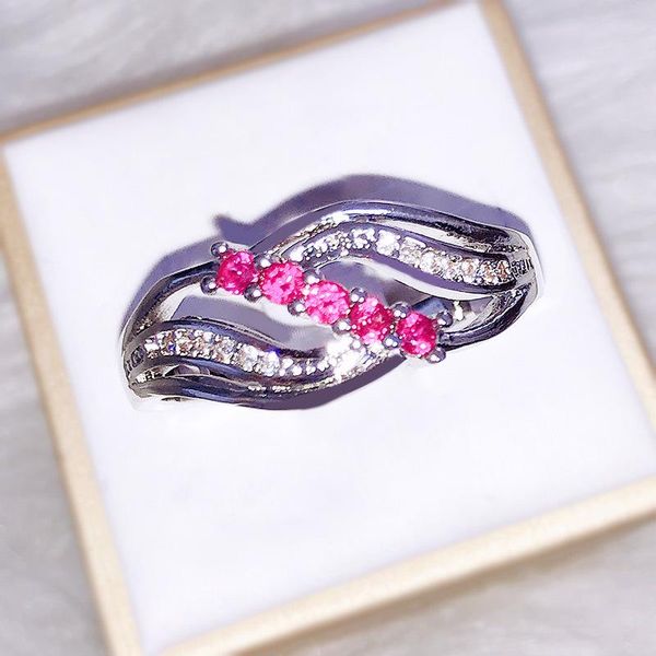 

exquisite jewelry red crystal ring personality simple ladies valentine's day to send girlfriend a romantic gift cluster rings, Golden;silver
