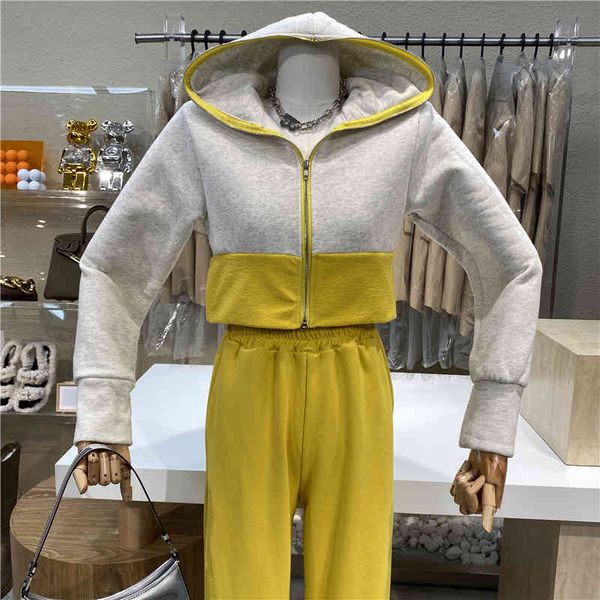 

capri niche design 2021 thin waist short sweater+ sports pants clash color with suit, Black;white