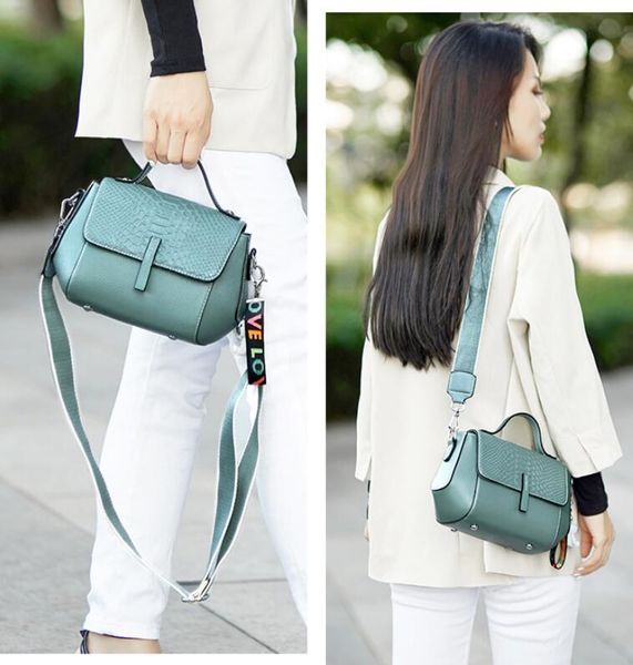

classic women luxury designer crossbody bags famous designers cross handbags shoulder womens fashion female handbag travel bag with tags a00