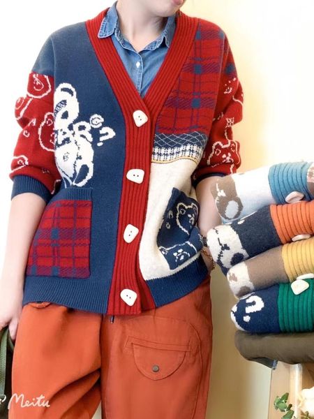

women's knits & tees 65107 autumn winter women knitted cardigan v-neck pockets button patchwork loose all-match little bear swe, White