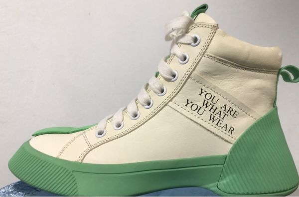 

2020 new fashion week cowhide women's shoes for lovers