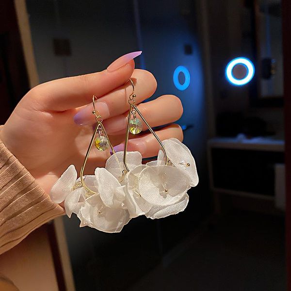 

minar fairy white yarn flower earrings for women gold color hooks geometric floral rhinestone hanging dangle oorbellen & chandelier, Silver