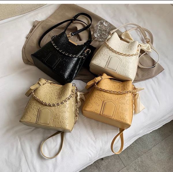 

design senior sense one-shoulder bucket bag female fashion trend summer style