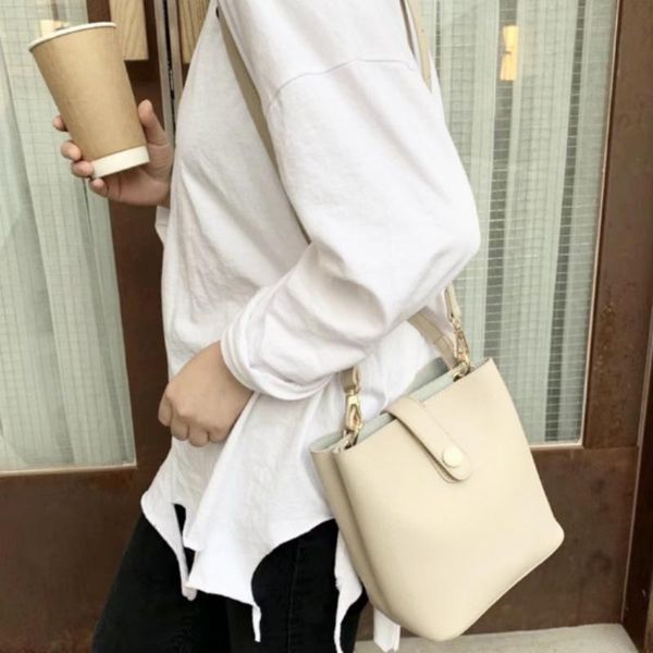 

evening bags spring and summer style high-grade women's bag fashion trend handbag contracted design large capacity button bucket